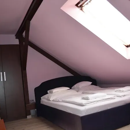 Holdfenyszallas Bed & Breakfast Szeged Exterior photo