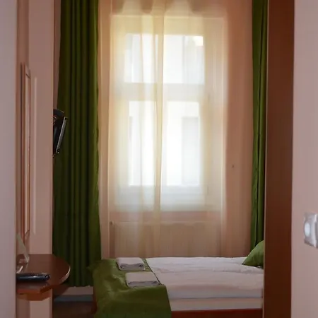 Holdfenyszallas Bed & Breakfast Szeged Exterior photo